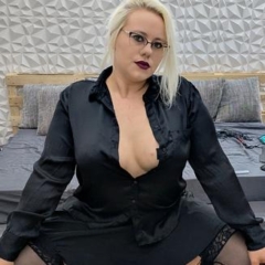 Kinky_celin
