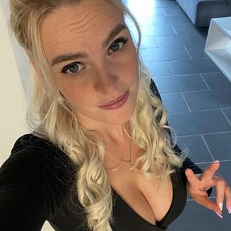 s*xy_jela Vorschaubild